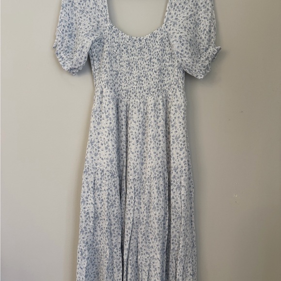 Abercrombie & Fitch Smocked Blue Floral Ditsy Midi Dress - Picture 2 of 7